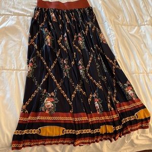 Zara woman pleated size small skirt